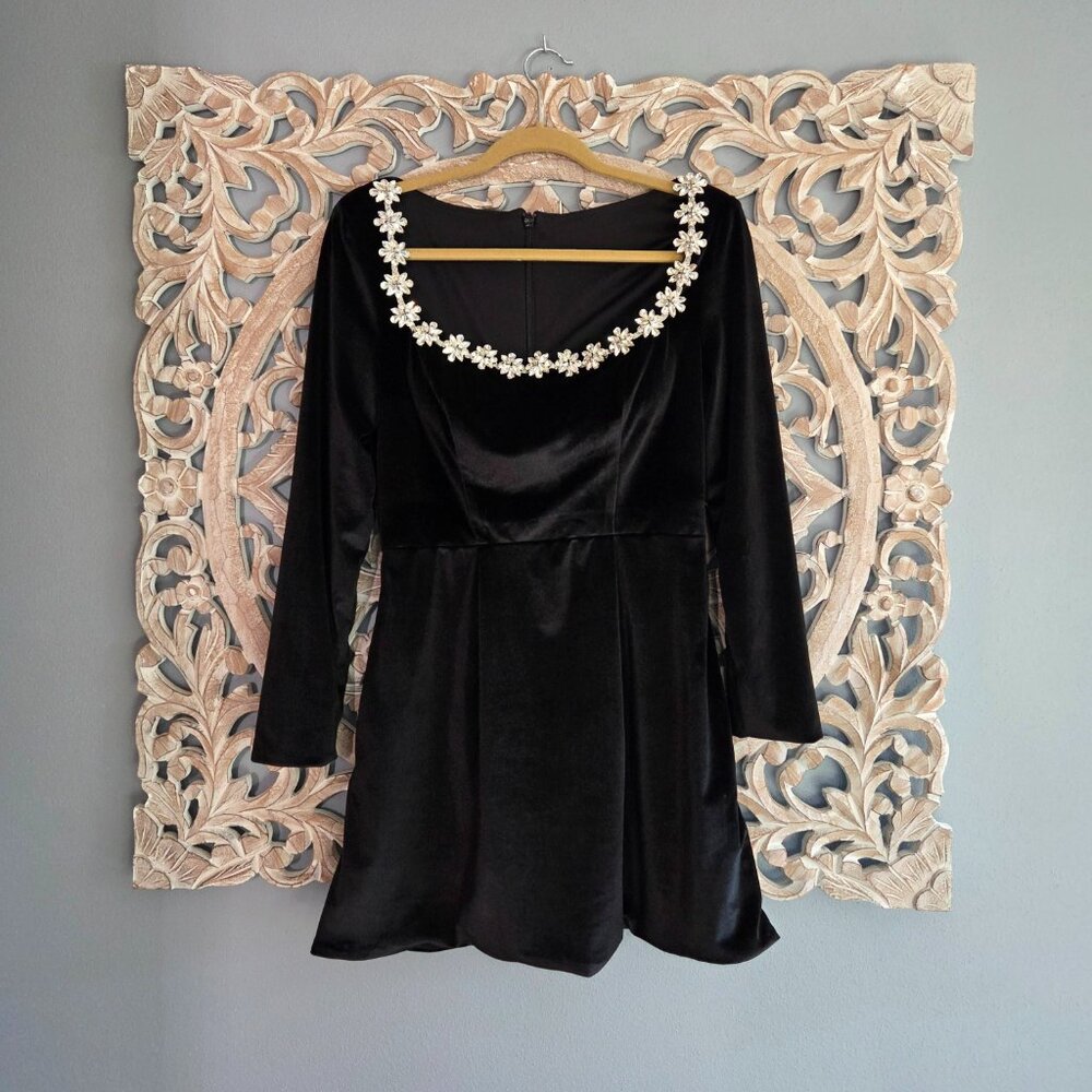 Embellished Square Neck Black Long Sleeve Velvet Mini Dress